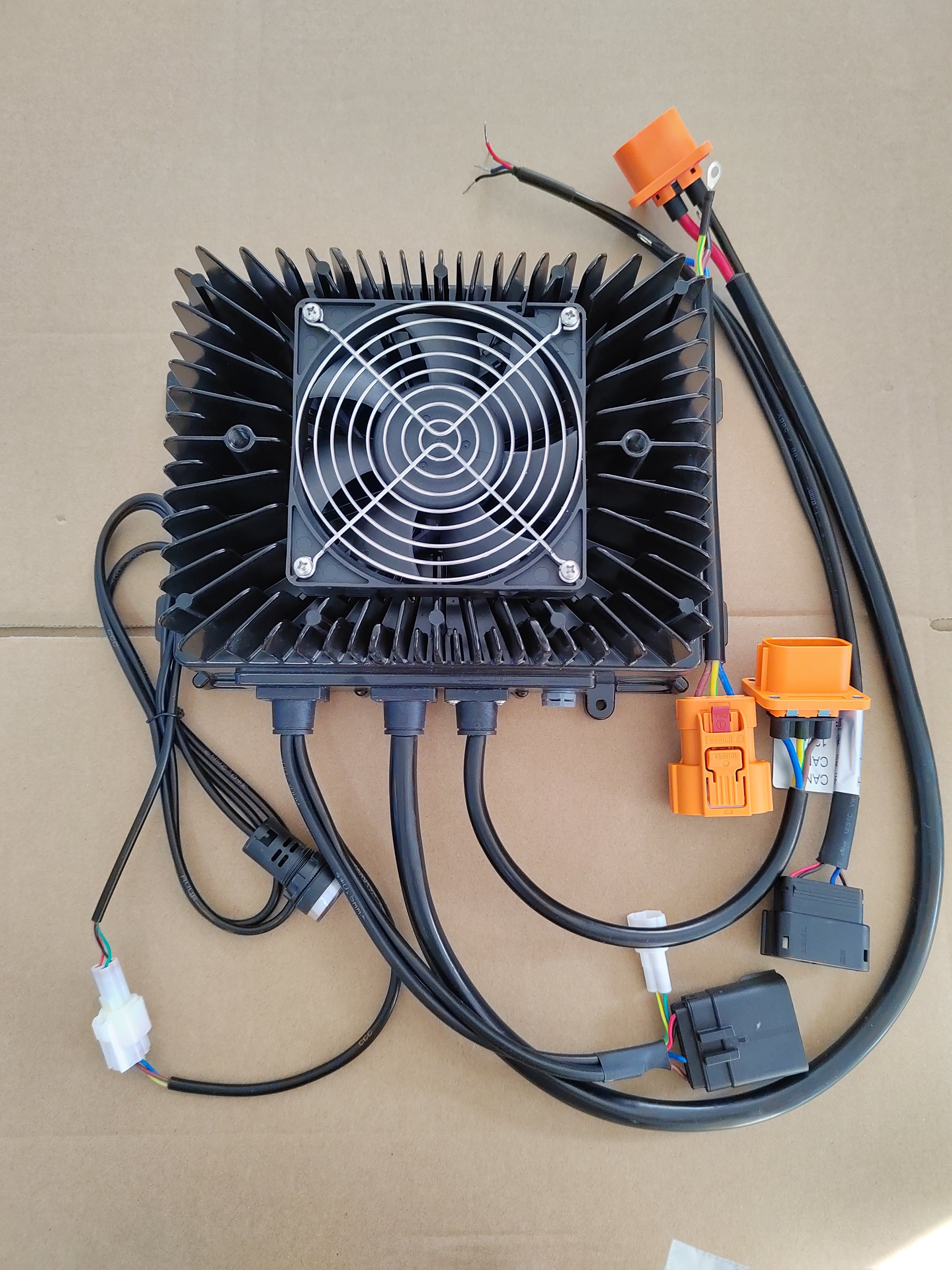 3.3kw 96v 32a Automatic Battery Charger LiFePo4 NMC on Board Charger EV Car Charger & Socket for Electric